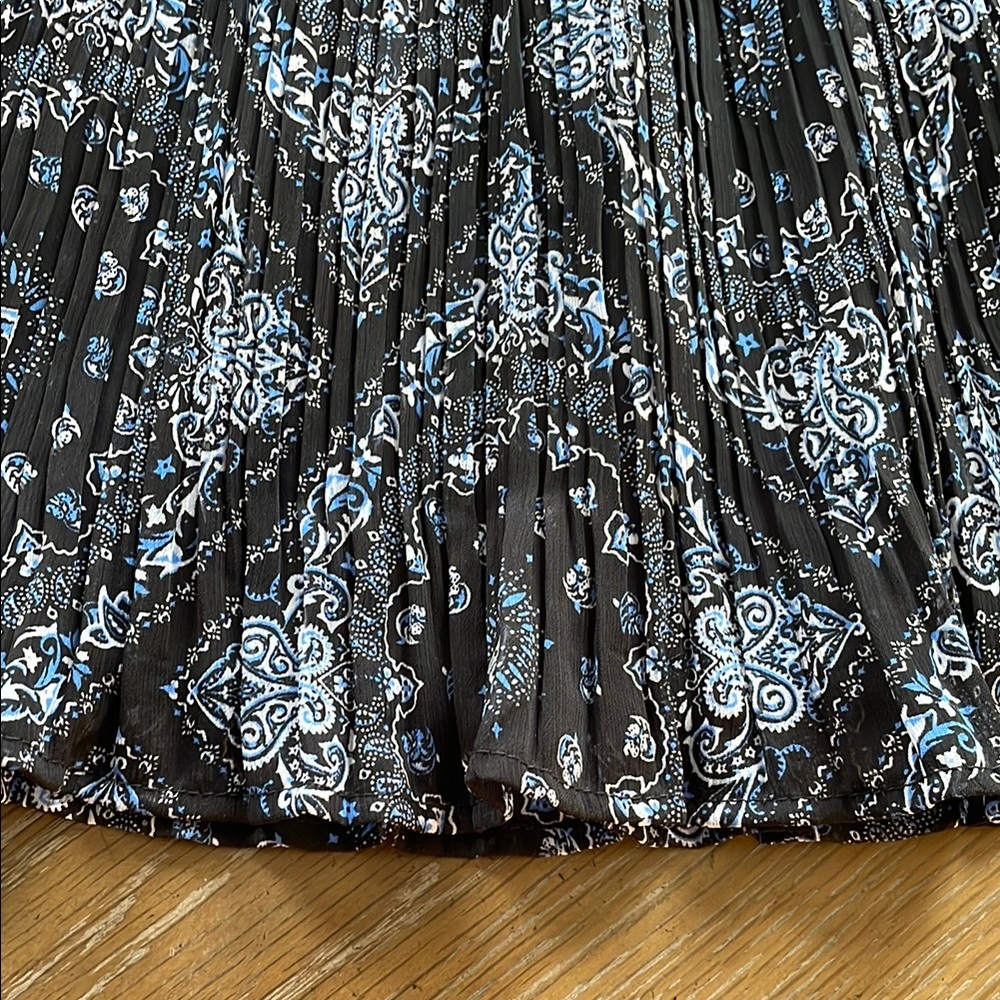 American Rag Blue Paisley Skirt - Picture 4 of 7
